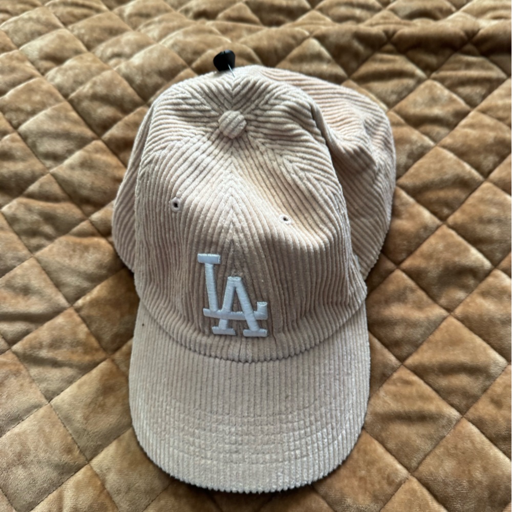 47 Brand Pale Pink &white corduroy Genuine Merchandise LA Dodgers cap/afjustable - Picture 1 of 12